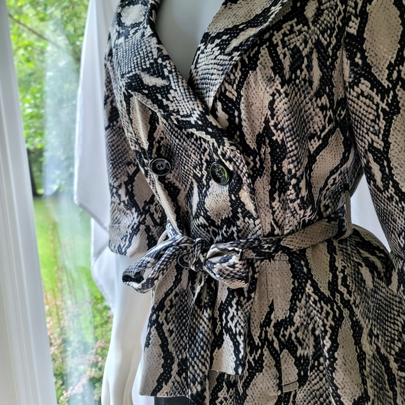 Focus 2000 Women's Petite Snake Print Trench Blazer Size 12 - Picture 4 of 10